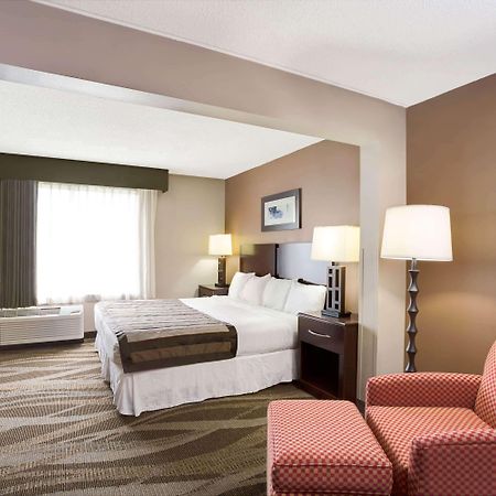 Hotel Wingate By Wyndham Raleigh Durham / Airport Extérieur photo
