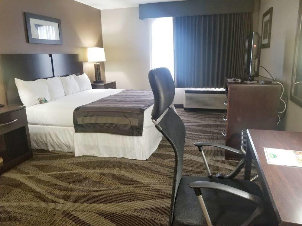 Hotel Wingate By Wyndham Raleigh Durham / Airport Extérieur photo
